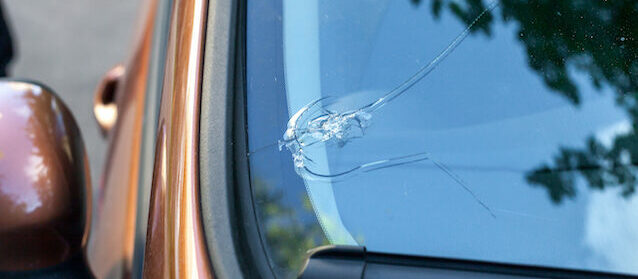 can-you-drive-a-car-with-cracked-windshield-avery-cunningan